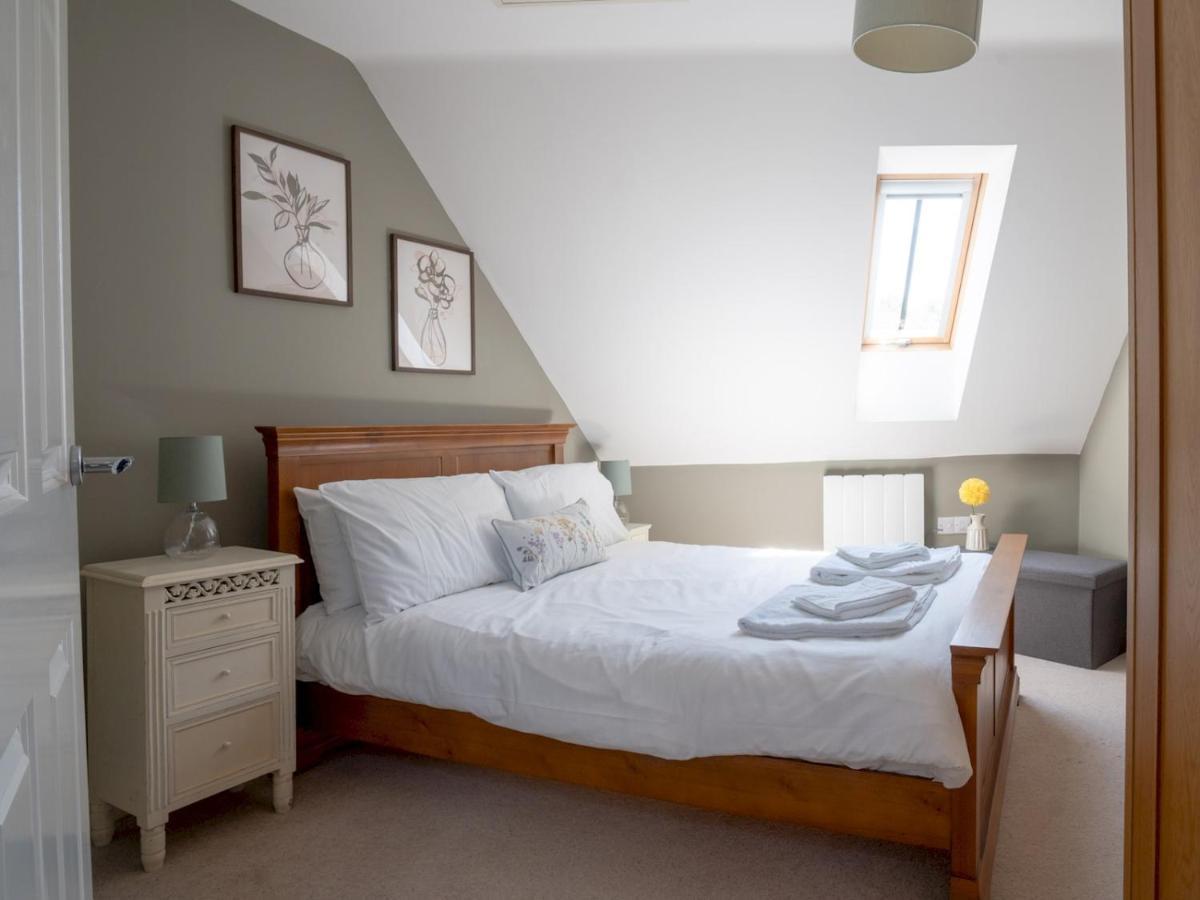 Pass The Keys Lovely 4 Bedroom Family With Garden Parking Casa vacanze *