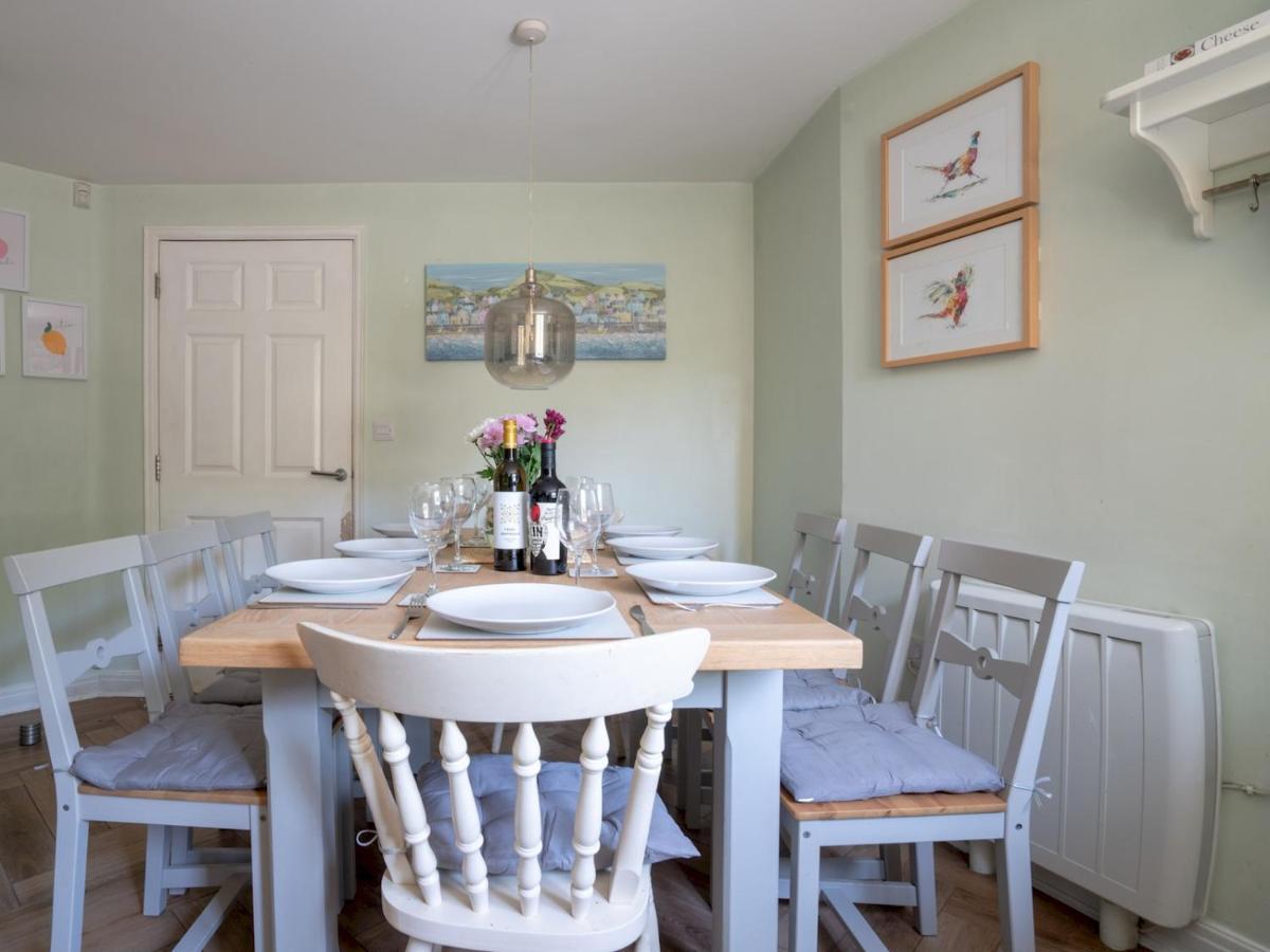 Pass The Keys Lovely 4 Bedroom Family With Garden Parking Casa vacanze Cheltenham